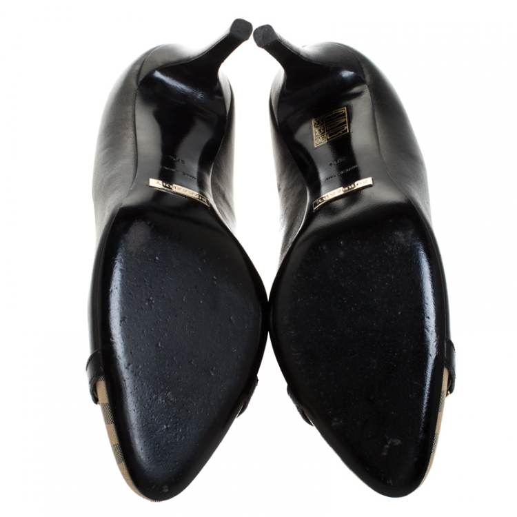 Pre Owned Burberry Black/Beige Check Canvas And Leather HC Twist Lock Firbank85 Pumps Size 37.5
