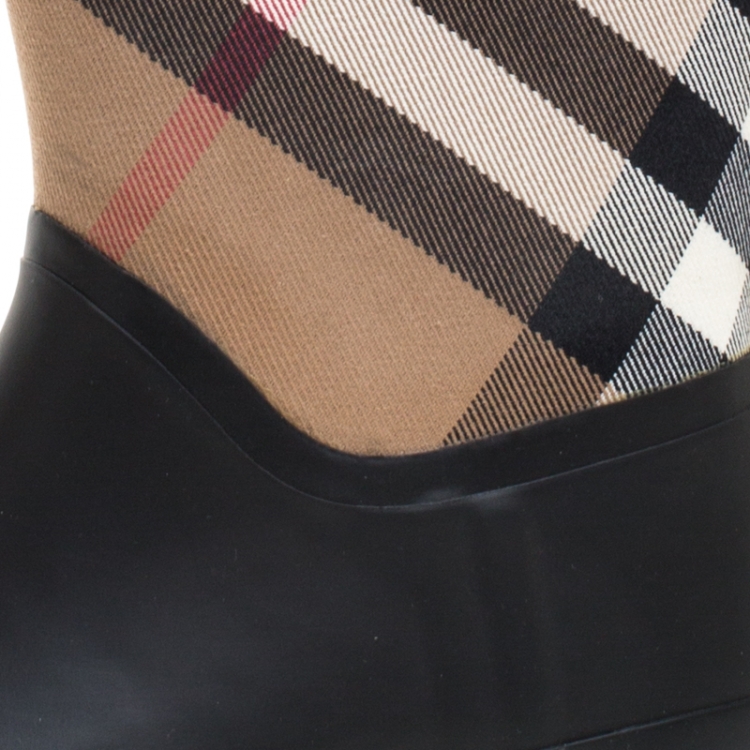 Pre Owned Burberry Black/Beige House Check Fabric and Rubber Clemence Rain Boots Size 40