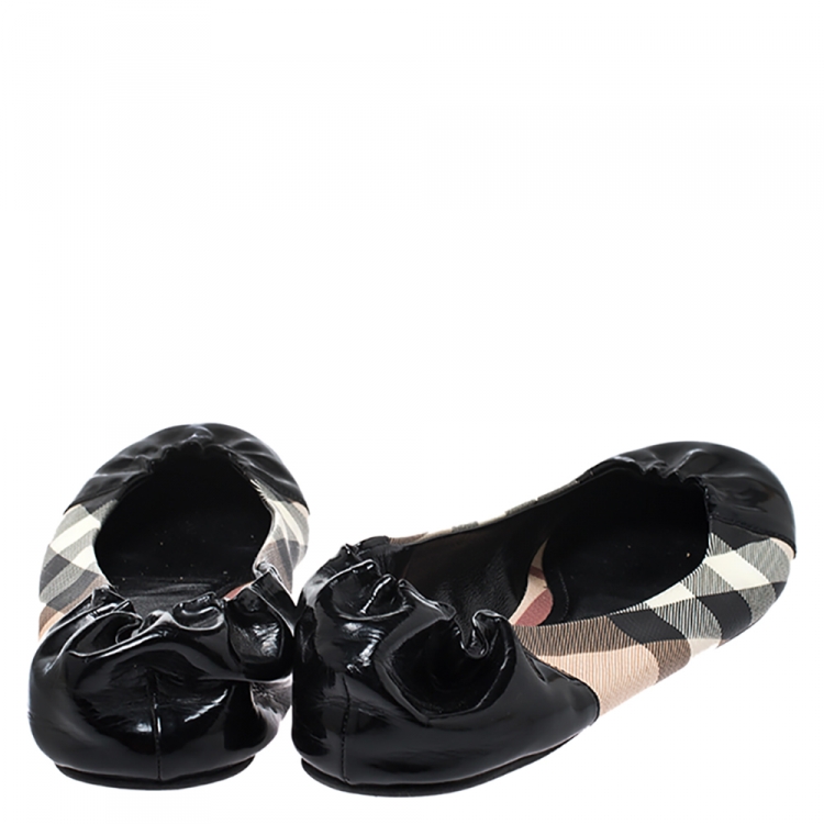 Pre Owned Burberry Black Patent Leather And Nova Check Canvas Scrunch Ballet Flats Size 40