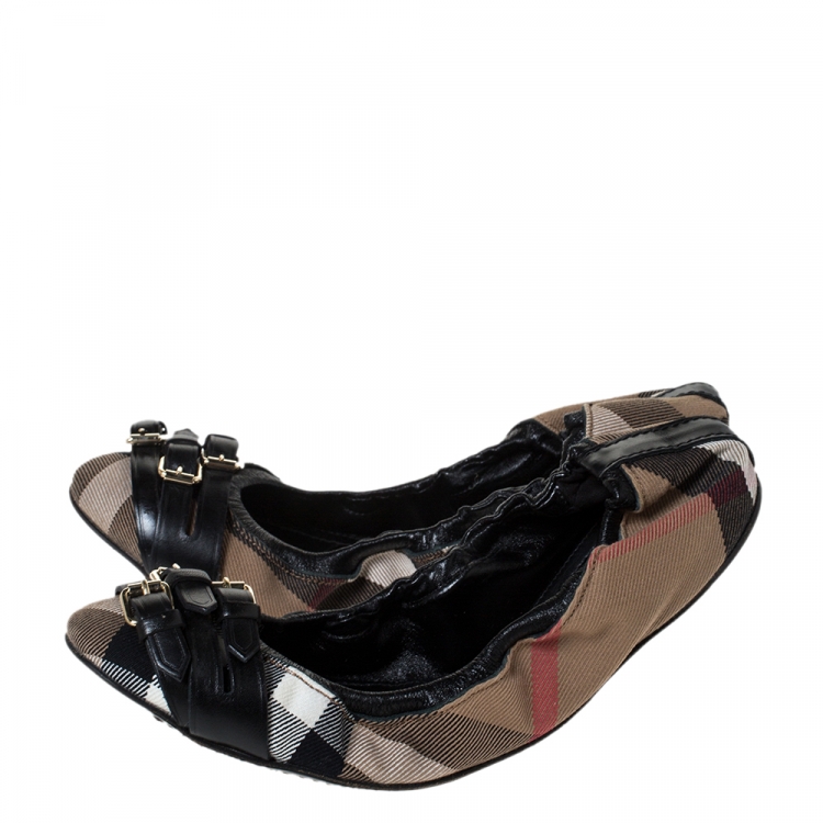 Pre Owned Burberry Novacheck Canvas and Leather Buckle Scrunch Ballet Flats Size 38.5