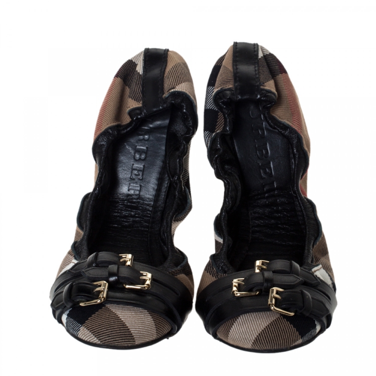 Pre Owned Burberry Novacheck Canvas and Leather Buckle Scrunch Ballet Flats Size 38.5