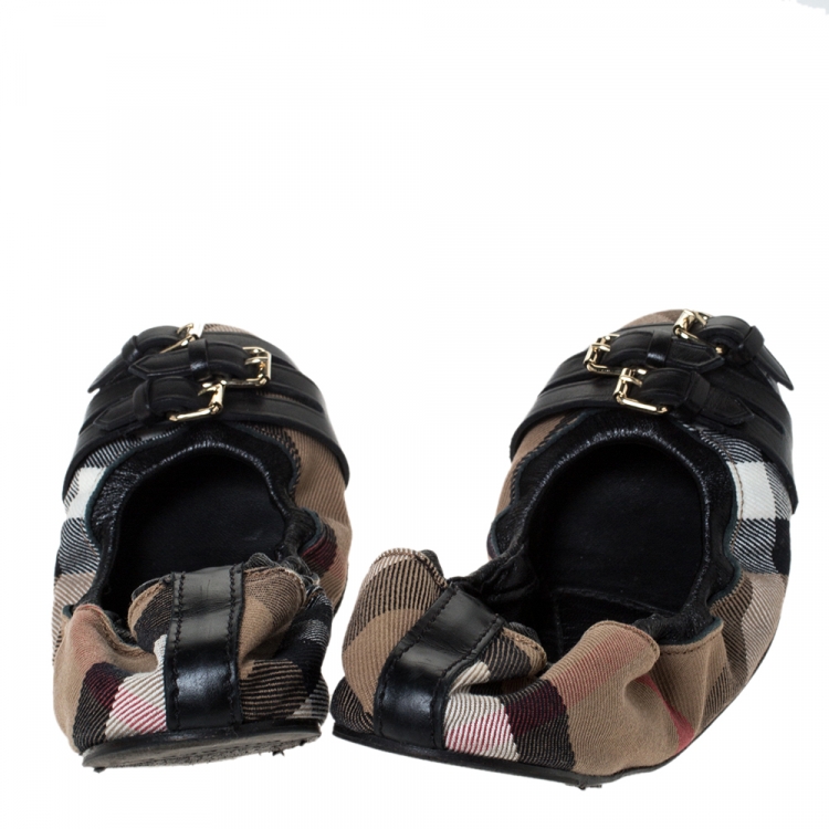 Pre Owned Burberry Novacheck Canvas and Leather Buckle Scrunch Ballet Flats Size 38.5