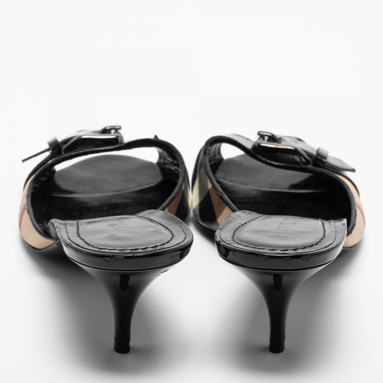 Pre Owned Burberry Black/Beige Coated Canvas and Leather Buckle Slide Sandals Size 40