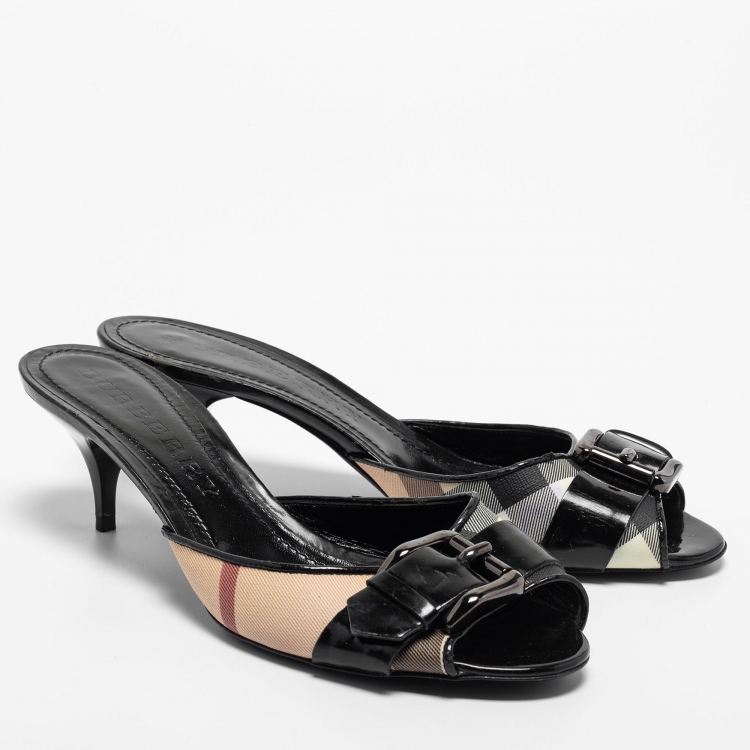 Pre Owned Burberry Black/Beige Coated Canvas and Leather Buckle Slide Sandals Size 40