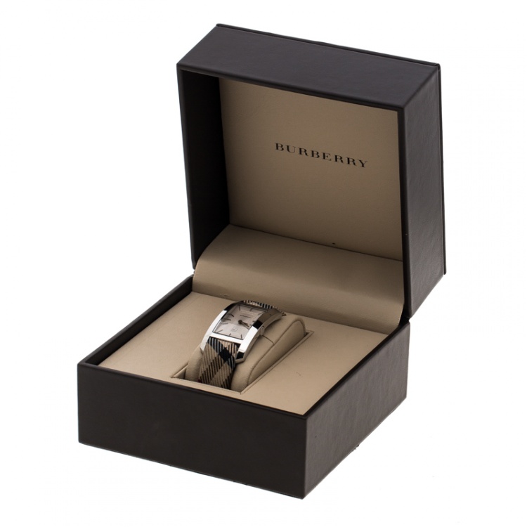 Pre Owned Burberry Silver White Stainless Steel Heritage BU1050 Women's Wristwatch 25 mm
