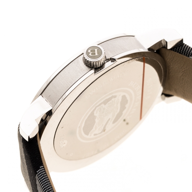 Pre Owned Burberry Silver Stainless Steel Nova Check BU1378 Women's Wristwatch 38 mm