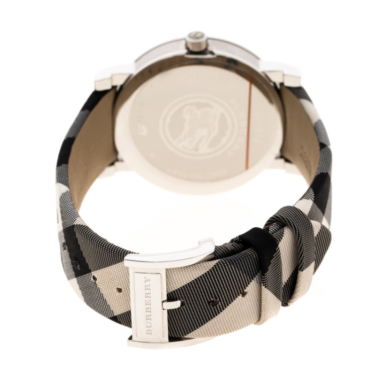 Pre Owned Burberry Silver Stainless Steel Nova Check BU1378 Women's Wristwatch 38 mm