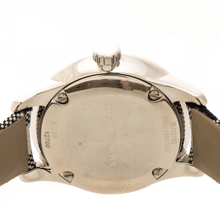 Pre Owned Burberry Cream Stainless Steel The classic Horseferry Check BU10103 Women's Wristwatch 32 mm