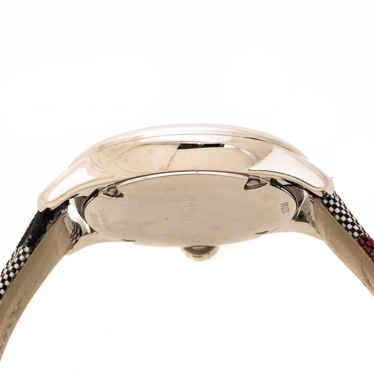 Pre Owned Burberry Cream Stainless Steel The classic Horseferry Check BU10103 Women's Wristwatch 32 mm