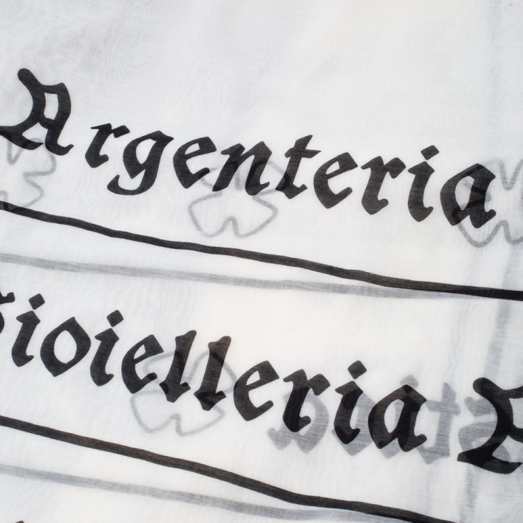 مملوكة مسبقًا Bvlgari Black and White Cotton and Silk Casa Fondata Print Scarf 