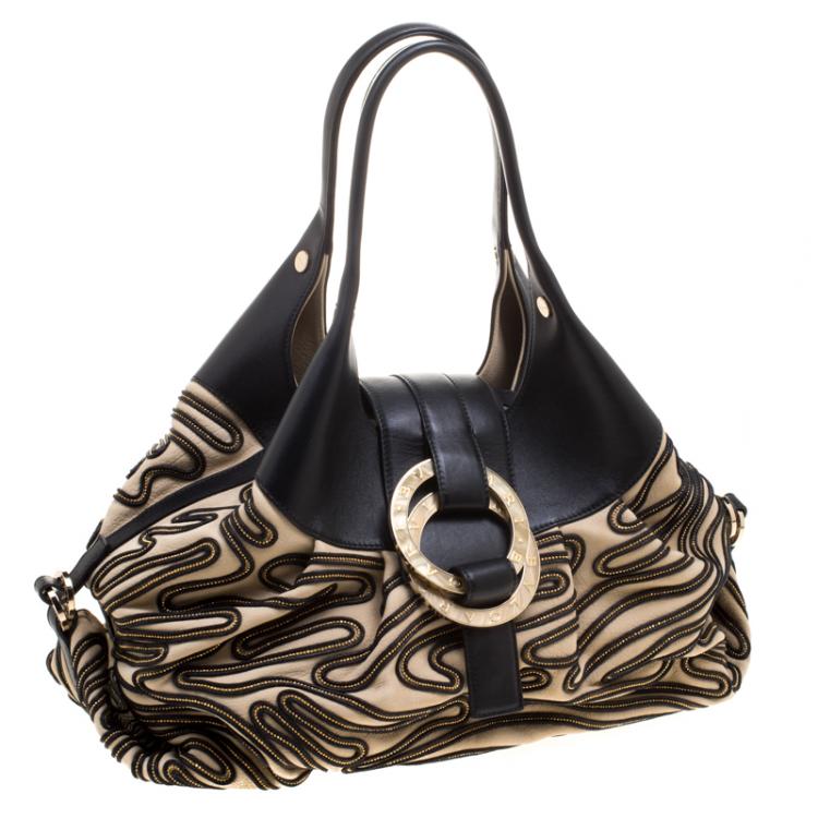 مملوكة مسبقًا Bvlgari Beige/Black Leather Labyrinth Chandra Hobo