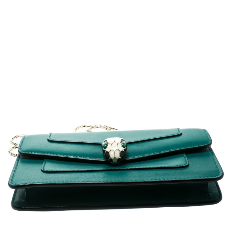 مملوكة مسبقًا Bvlgari Green Leather Serpenti Forever Shoulder Bag