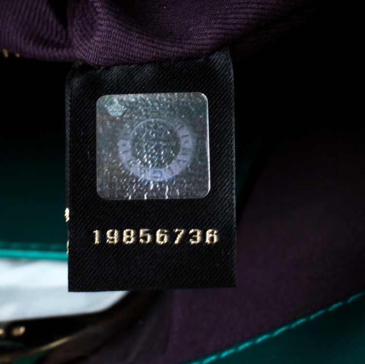 مملوكة مسبقًا Bvlgari Green Leather Large Serpenti Forever Shoulder Bag