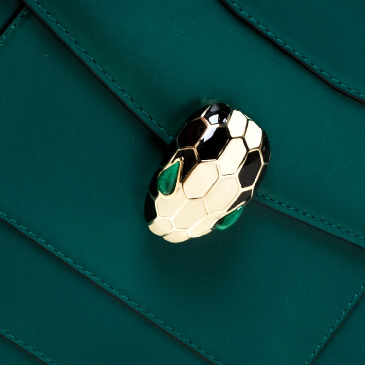 مملوكة مسبقًا Bvlgari Green Leather Large Serpenti Forever Shoulder Bag