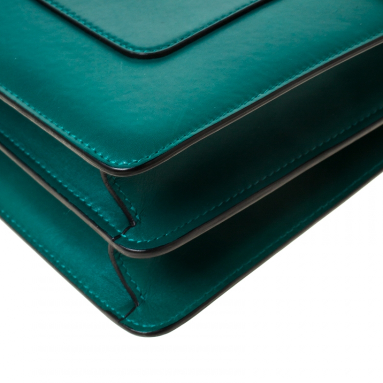 مملوكة مسبقًا Bvlgari Green Leather Large Serpenti Forever Shoulder Bag