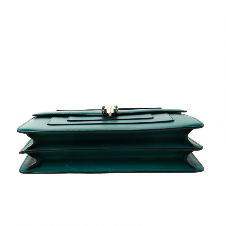مملوكة مسبقًا Bvlgari Green Leather Large Serpenti Forever Shoulder Bag