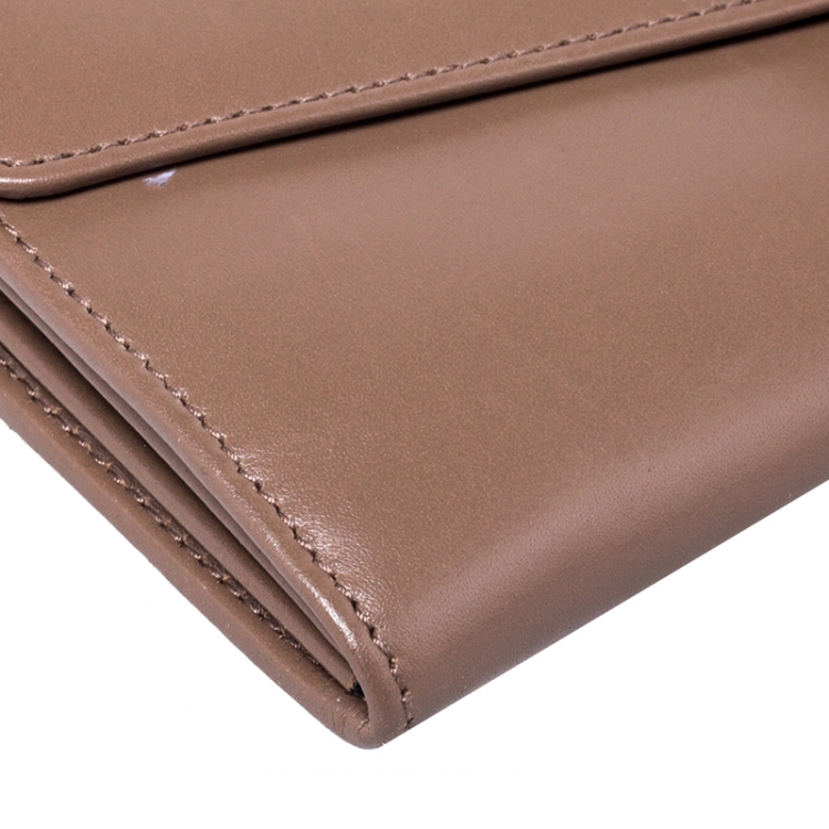 مملوكة مسبقًا Bvlgari Brown Leather Serpenti Forever Continental Wallet