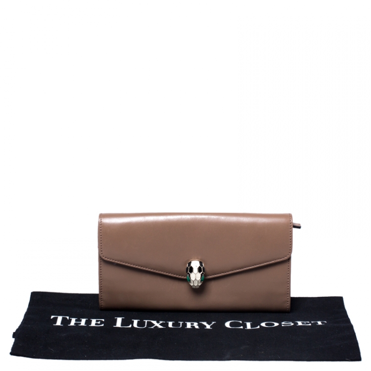 مملوكة مسبقًا Bvlgari Brown Leather Serpenti Forever Continental Wallet
