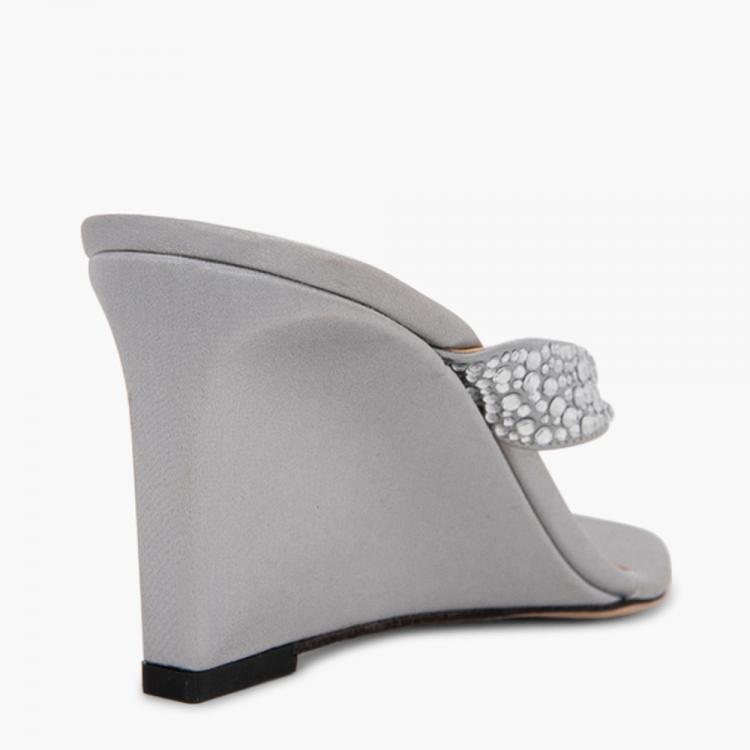 مملوكة مسبقًا By Far Silver Textile Theresa Thong Sandals Size EU 35