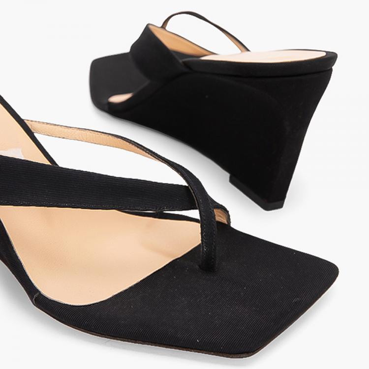 Pre Owned By Far Black Leather Thong Wedge Sandals Size EU 35
