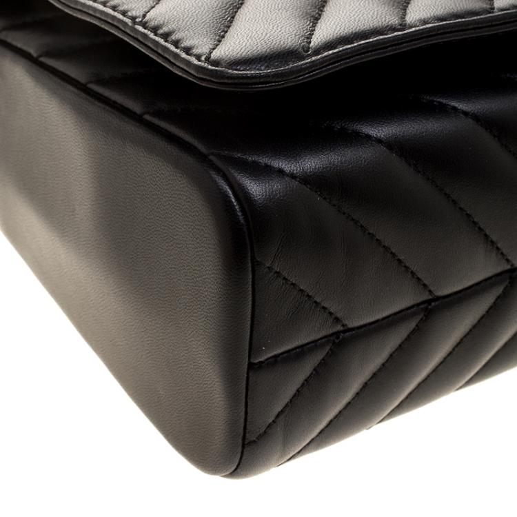 Pre Owned Carolina Herrera Black Quilted Leather Flap Bag