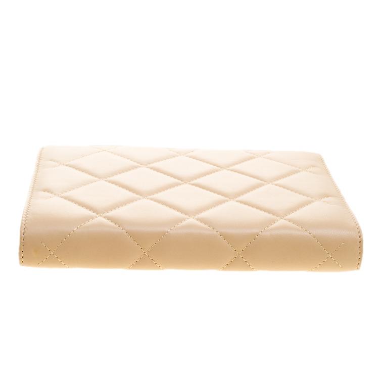 Pre Owned Carolina Herrera Beige Leather Chain Clutch
