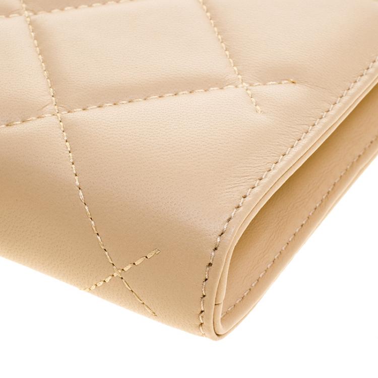 Pre Owned Carolina Herrera Beige Leather Chain Clutch