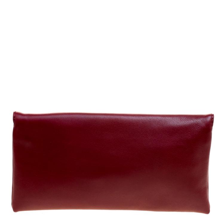 مملوكة مسبقًا Carolina Herrera Burgundy Leather Clutch