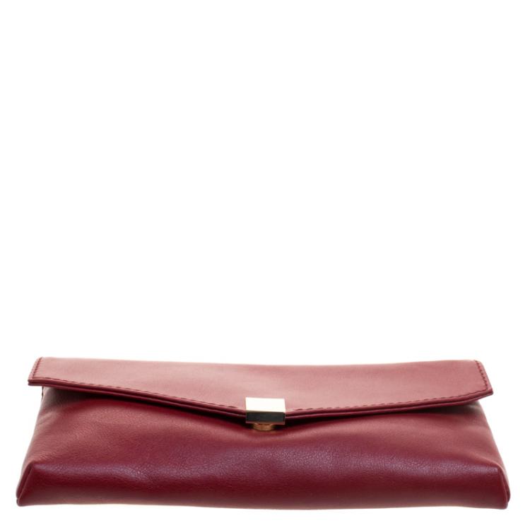 مملوكة مسبقًا Carolina Herrera Burgundy Leather Clutch