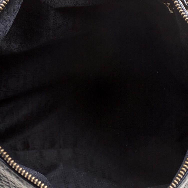 مملوكة مسبقًا Carolina Herrera Black Pebbled Leather Hobo