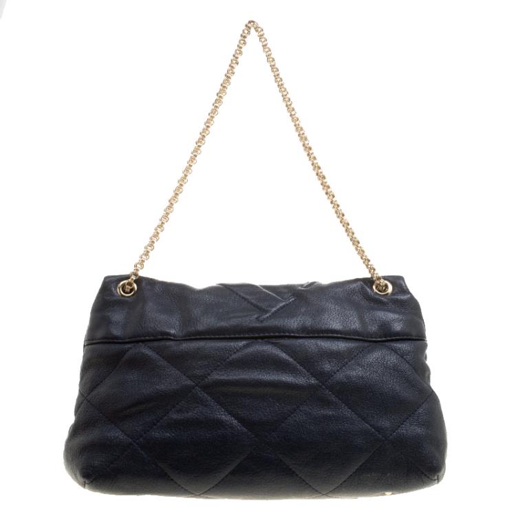 مملوكة مسبقًا Carolina Herrera Navy Blue Quilted Leather Flap Chain Shoulder Bag