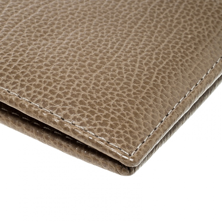 Pre Owned Carolina Herrera Beige Leather Continental Wallet