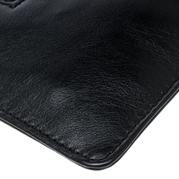 مملوكة مسبقًا Carolina Herrera Black Leather Tassel Clutch