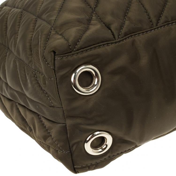 Pre Owned Carolina Herrera Green Nylon Quilted Tote