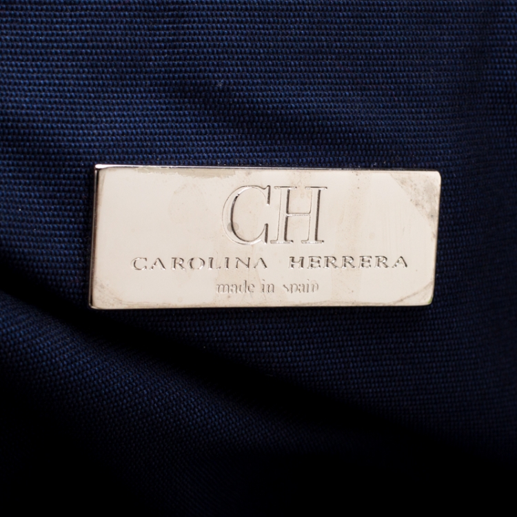 مملوكة مسبقًا Carolina Herrera Off White Monogram Embossed Scarf Tote