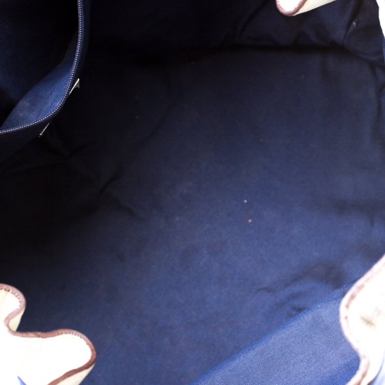 مملوكة مسبقًا Carolina Herrera Off White Monogram Embossed Scarf Tote