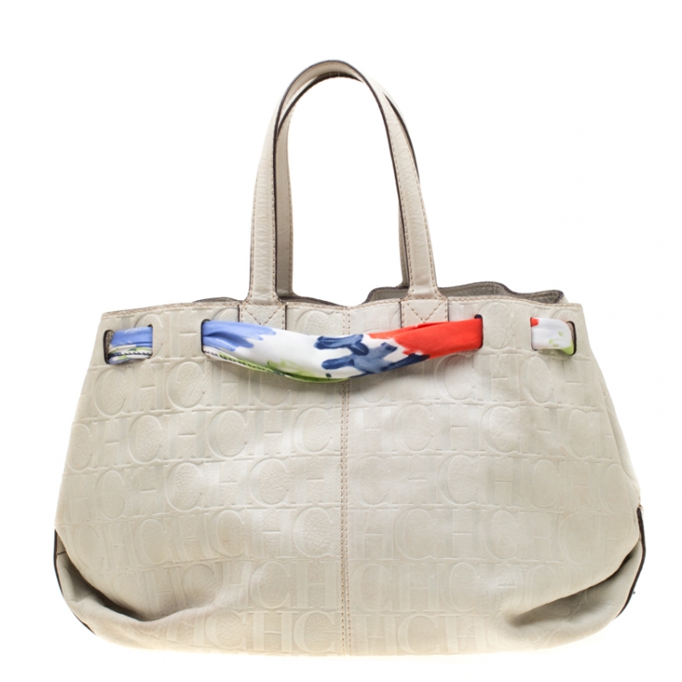 مملوكة مسبقًا Carolina Herrera Off White Monogram Embossed Scarf Tote