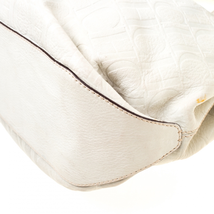 مملوكة مسبقًا Carolina Herrera Off White Monogram Embossed Scarf Tote