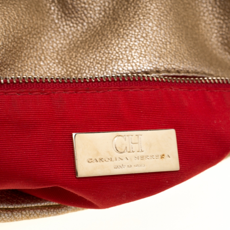 Pre Owned Carolina Herrera Gold Mettalic Quilted Leather Flap Chain Shoulder Bag