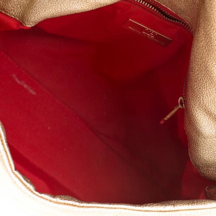 Pre Owned Carolina Herrera Gold Mettalic Quilted Leather Flap Chain Shoulder Bag