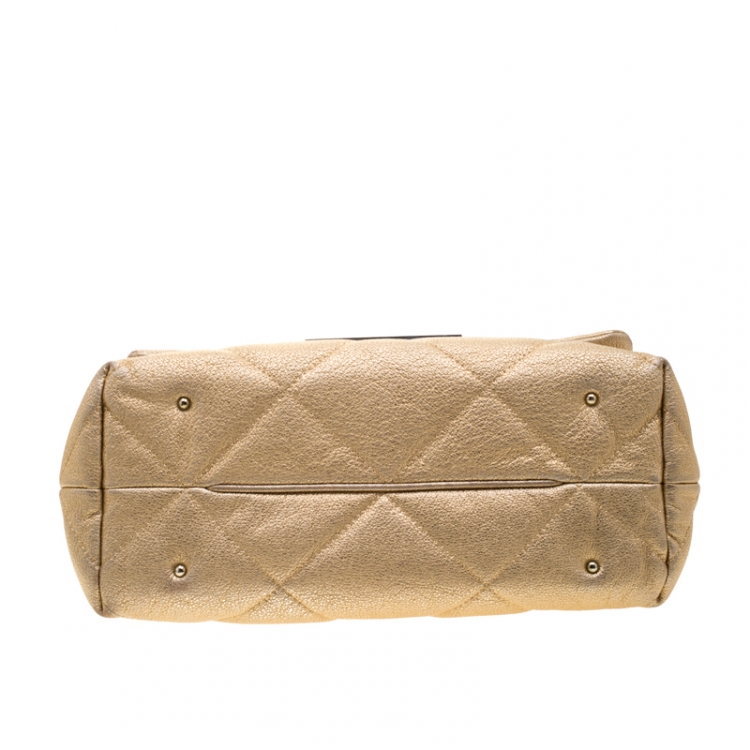 Pre Owned Carolina Herrera Gold Mettalic Quilted Leather Flap Chain Shoulder Bag