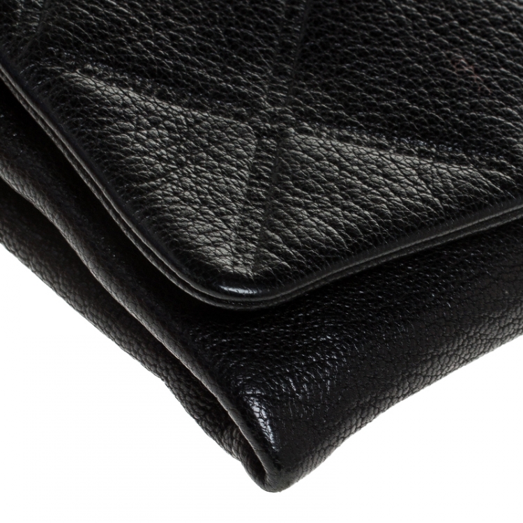 Pre Owned Carolina Herrera Black Quilted Leather Flap Crossbody Bag