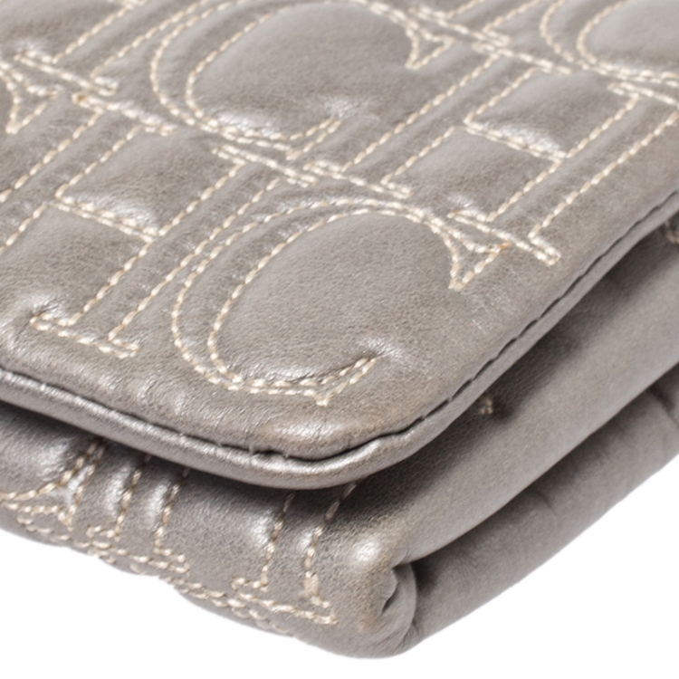 Pre Owned Carolina Herrera Light Grey Leather Jerry Clutch