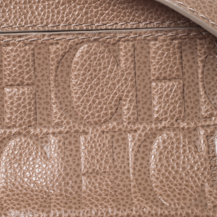 Pre Owned Carolina Herrera Beige Leather Flap Crossbody Bag