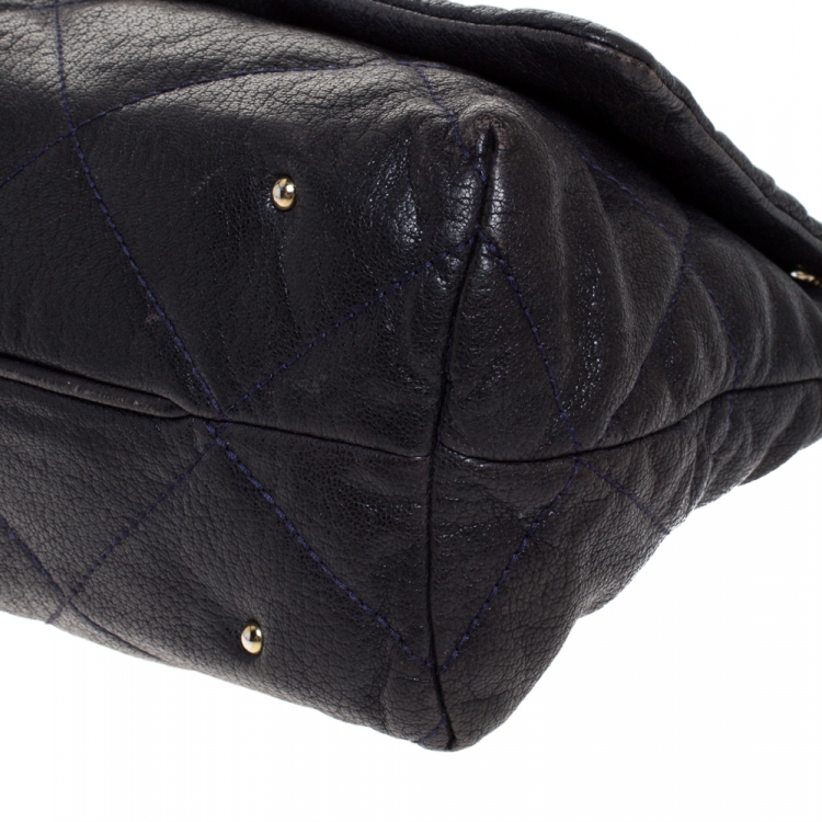 Pre Owned Carolina Herrera Navy Blue Leather Flap Shoulder Bag