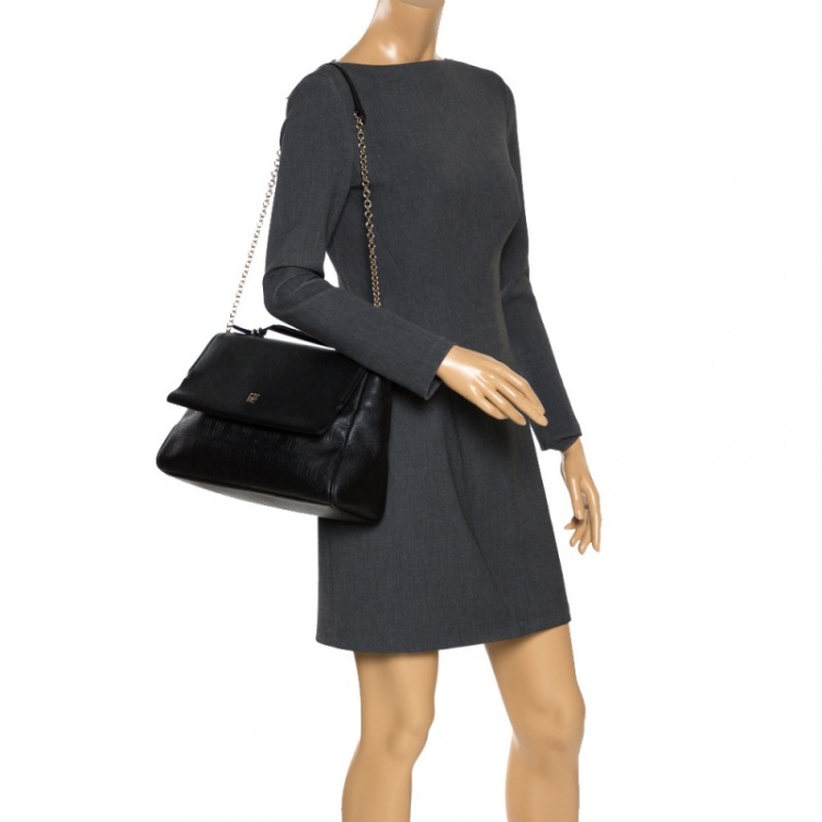 Pre Owned Carolina Herrera Black Leather Minueto Flap Bag