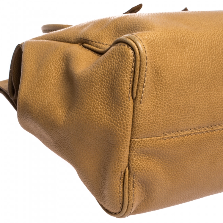 مملوكة مسبقًا Carolina Herrera Beige Pebbled Leather Satchel