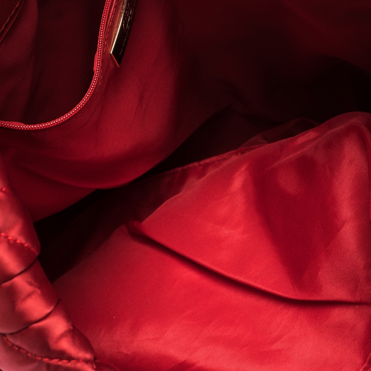 Pre Owned Carolina Herrera Red Quilted Satin Chain Tote
