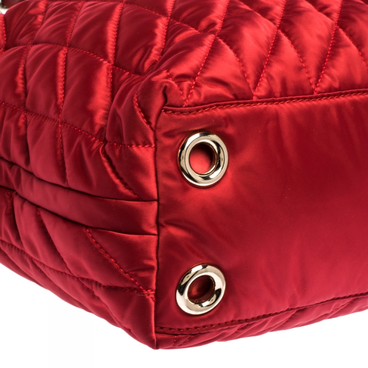 Pre Owned Carolina Herrera Red Quilted Satin Chain Tote
