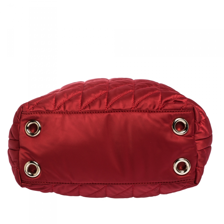 Pre Owned Carolina Herrera Red Quilted Satin Chain Tote